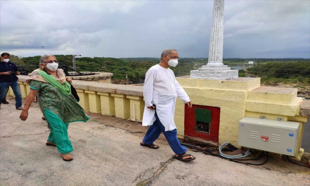 ಕೆಆರ್‌ಎಸ್‌ ವೀಕ್ಷಿಸಿದ ಸುಧಾಮೂರ್ತಿ ದಂಪತಿ