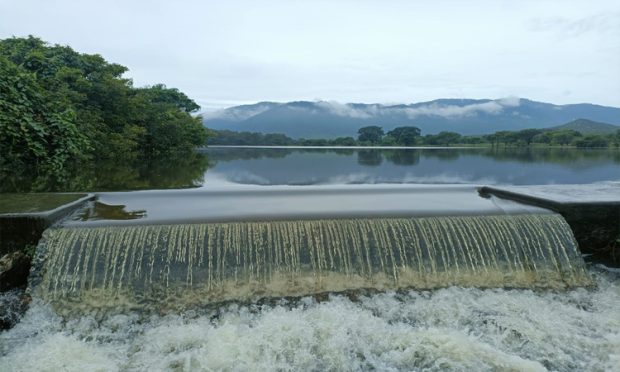 ಸತತ ಮಳೆಗೆ ಕೋಡಿ ಬಿದ್ದ ಹಂಗಳ ಹಿರಿಕೆರೆ