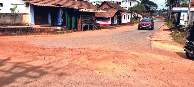 ಆನೆಕೆರೆ, ದಾನಶಾಲೆ ರಸ್ತೆಯಲ್ಲಿ ನಿತ್ಯ ಧೂಳಿನ ಮಜ್ಜನ