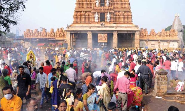 ಹುಣ್ಣಿಮೆ: ದಕ್ಷಿಣ ಕಾಶಿಯಲ್ಲಿ ಭಕ್ತಸಾಗರ