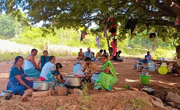 ಬುಕ್ಕಾಪಟ್ಟಣ ಗ್ರಾಮದಲ್ಲಿ ಹೊರಬೀಡು ಕಾರ್ಯಕ್ರಮ : ಶೂನ್ಯ ಮಾಸದ ದಿನ ಊರೇ ಖಾಲಿ