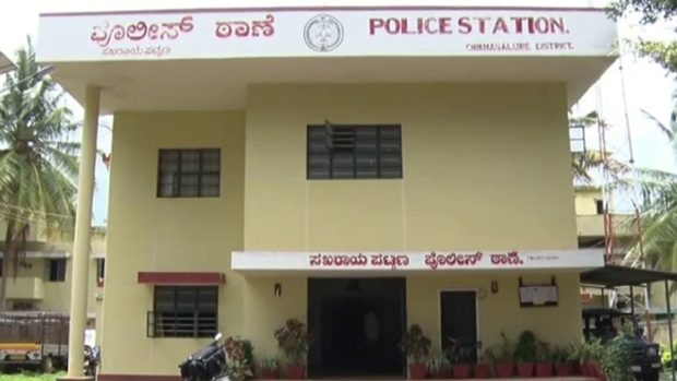 ಕಡೂರು : ಡಿಸಿ ಆದೇಶ ಉಲ್ಲಂಘಿಸಿ ರಥೋತ್ಸವ : ಅರ್ಚಕ ಸೇರಿ 9 ಜನರ ವಿರುದ್ಧ ಕೇಸ್ ದಾಖಲು