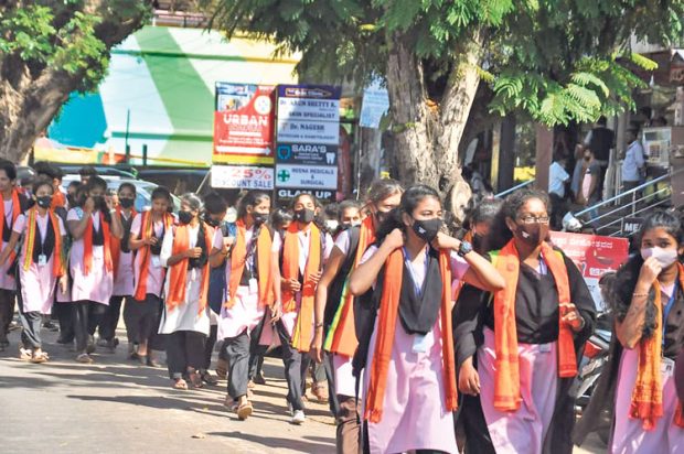 ಕುಂದಾಪುರ ಕಾಲೇಜಿನಲ್ಲಿ ಸರಕಾರದ ನಿಯಮ ಪಾಲನೆಗೆ ನಿರ್ಧಾರ