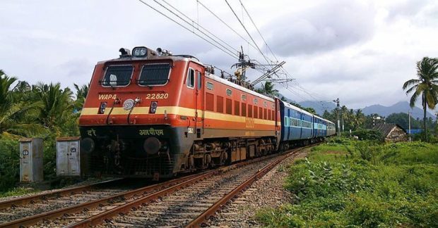 ಬೆಂಗಳೂರು-ಕಣ್ಣೂರು ರೈಲು ಫುಲ್‌ ರಶ್‌! ಹೆಚ್ಚುವರಿ ಬೋಗಿಗೆ ಮನಸ್ಸು ಮಾಡದ ಇಲಾಖೆ