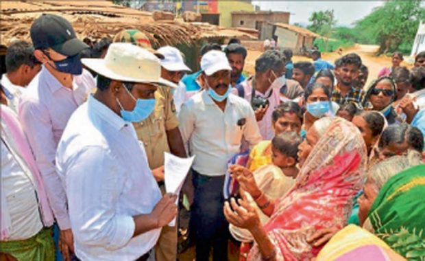 ಸುಗ್ಗೇನಹಳ್ಳಿಯಲ್ಲಿಡಿಸಿ ವಾಸ್ತವ್ಯ-ವೀಕ್ಷಣೆ