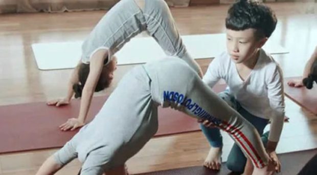 7 year old autistic kid is chinas youngest yoga teacher