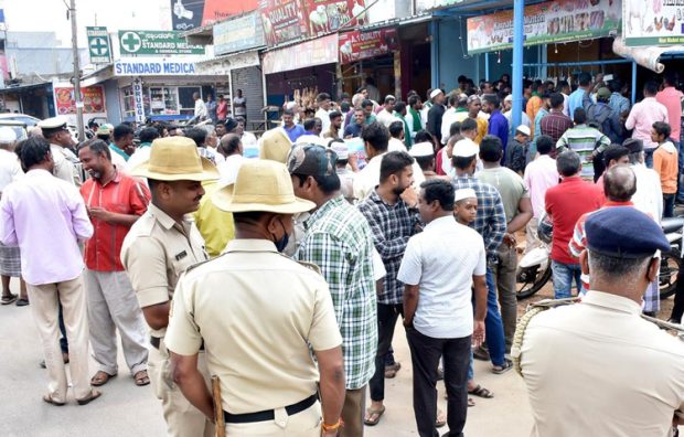 ಹಿಂದೂ ಸಂಘಟನೆಯಿಂದ  ಮಾಂಸ ಮಾರಾಟ : ಸವಾಲೊಡ್ಡಿದ ಪ್ರಗತಿಪರ ಚಿಂತಕರು