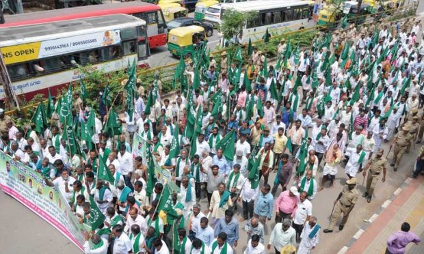 ಬಡವರು, ರೈತರು ಉಸಿರಾಡಲು ಚಳವಳಿಯ ಅನಿವಾರ್ಯತೆ ಸೃಷ್ಟಿ