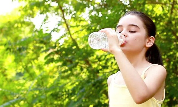 girl-drinking-water