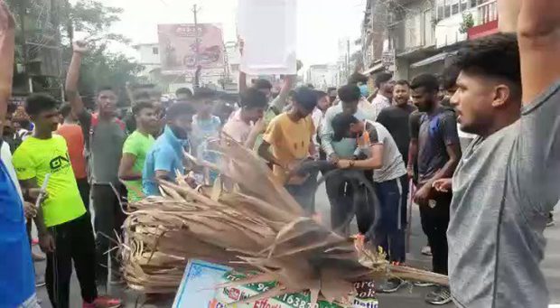 ಅಗ್ನಿಪಥ್ ಯೋಜನೆಗೆ ವಿರೋಧ; ಮುಂದುವರಿದ ಹಿಂಸಾಚಾರ, ಬಿಹಾರ ಉಪ ಮುಖ್ಯಮಂತ್ರಿ ಮನೆ ಮೇಲೆ ದಾಳಿ