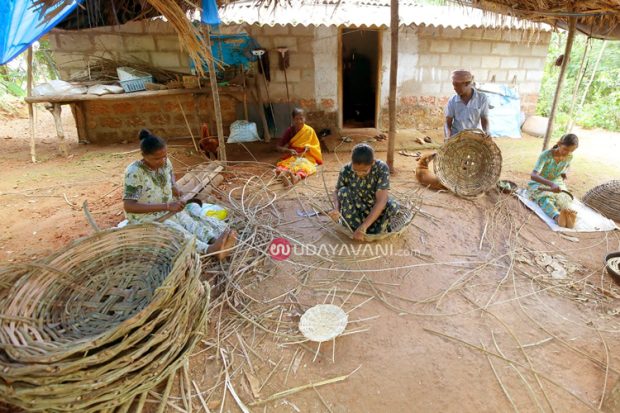 ಬುಟ್ಟಿ ಹೆಣೆದು ಬದುಕು ಕಟ್ಟಿಕೊಳ್ಳುವ ಕೊರಗ ಕುಟುಂಬಗಳು