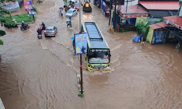 ದ.ಕ., ಉಡುಪಿಯಲ್ಲಿ ಎಡೆಬಿಡದೆ ಸುರಿದ ಮಳೆ; ಹಲವೆಡೆ ಹಾನಿ