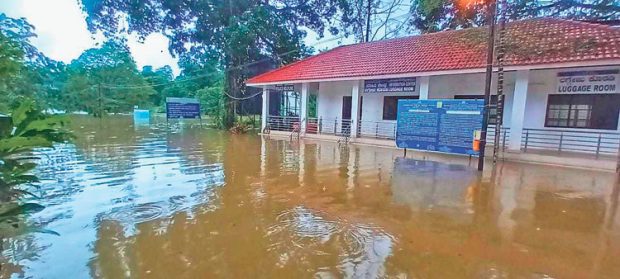 ಕುಕ್ಕೆಯ ಹಲವೆಡೆ ಜಲಾವೃತ; ಅಂತಾರಾಜ್ಯ ಹೆದ್ದಾರಿ ಬಂದ್‌