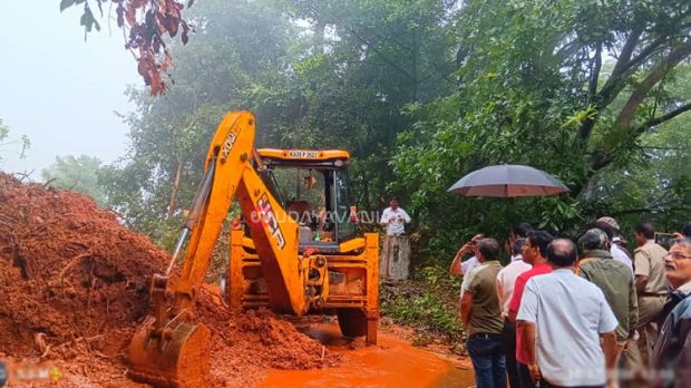 ಆಗುಂಬೆ ಘಾಟಿಯಲ್ಲಿ ಗುಡ್ಡ‌ ಕುಸಿತ : ಜುಲೈ 12ರವರೆಗೆ ವಾಹನ ಸಂಚಾರ ನಿರ್ಬಂಧ