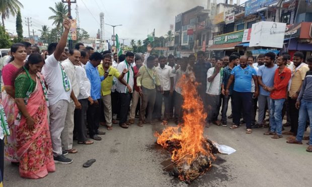 ಬೊಂಬೆನಗರಿಯಲ್ಲಿ ಜೆಡಿಎಸ್‌ನಿಂದ ಪ್ರತಿಭಟನೆ