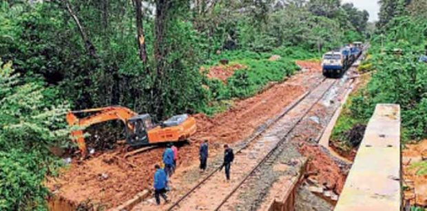 ಐವತ್ತು ಎಕರೆಗೂ ಹೆಚ್ಚು ಬೆಳೆ ಮಣ್ಣು ಪಾಲು