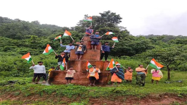 ಮಾವೋವಾದಿ ನಾಯಕರ ಸ್ಮಾರಕಗಳ ಮೇಲೂ ತ್ರಿವರ್ಣ ಧ್ವಜ!