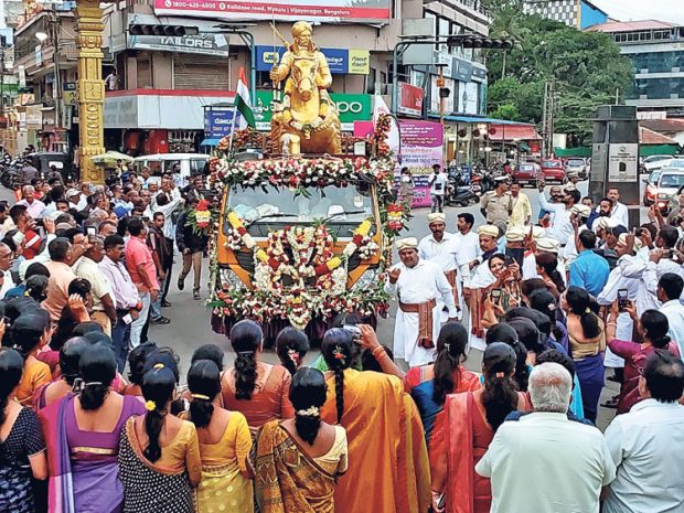 ಸ್ವಾತಂತ್ರ್ಯ ಹೋರಾಟಗಾರ ಕೆದಂಬಾಡಿ ರಾಮಯ್ಯ ಗೌಡರ ಪ್ರತಿಮೆಗೆ ಭವ್ಯ ಸ್ವಾಗತ