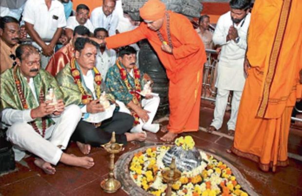 ಪುಣ್ಯಭೂಮಿ ಕೂಡಲಸಂಗಮದಲ್ಲಿ ಮೃತ್ತಿಕೆ ಸಂಗ್ರಹ