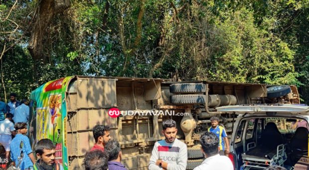 school tour bus toppled near Karkala