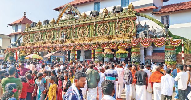 ಕರಾವಳಿಯ ದೇಗುಲಗಳಲ್ಲಿ ಹೊಸವರ್ಷದ ದಿನ ಭಕ್ತಸಾಗರ