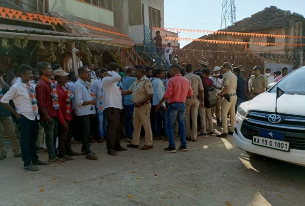 ಬನವಾಸಿಗೆ ಆಗಮಿಸಿದ ಸಿಎಂ: ಸಿದ್ದರಾಮಯ್ಯ ಪರ ಘೋಷಣೆ ಕೂಗಿದ ಕಾಂಗ್ರೆಸ್ ಪ್ರಮುಖರು