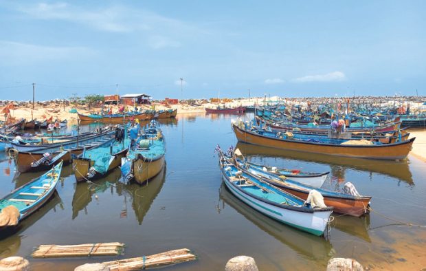 Maravanthe, ಮೀನುಗಾರಿಕಾ ಹೊರಬಂದರು; ಶುರುವಾಗದ ಕಾಮಗಾರಿ: ಮೀನುಗಾರರಿಗೆ ತೂಫಾನ್‌ ಭೀತಿ