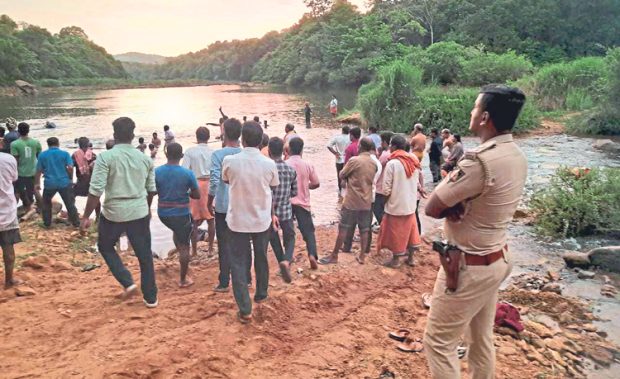 ಹೊಳೆಯಲ್ಲಿ ಮುಳುಗಿ ಸಹೋದರಿಯರ ಸಾವು: ಬೆಂಗಳೂರಿನಿಂದ ಊರಿಗೆ ಬಂದಿದ್ದ ವೇಳೆ ನಡೆದ ದುರ್ಘ‌ಟನೆ