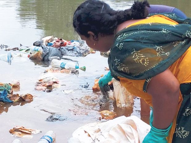 ಮುಂಡ್ಕೂರು; ಶಾಂಭವಿ ನದಿಯಲ್ಲಿ ಭಾರೀ ತ್ಯಾಜ್ಯ