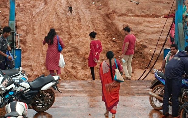 ಬರಿದಾದ ಶರಾವತಿ ಒಡಲು; ಅಪಾಯಕಾರಿಯಾಗುತ್ತಿರುವ ಸಿಗಂದೂರು ಲಾಂಚ್ ಪಯಣ