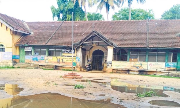 ಶಿಥಿಲಾವಸ್ಥೆಯತ್ತ ಆಂಗ್ಲರ ಕಾಲದ ಪುರಾತನ ಕಟ್ಟಡ