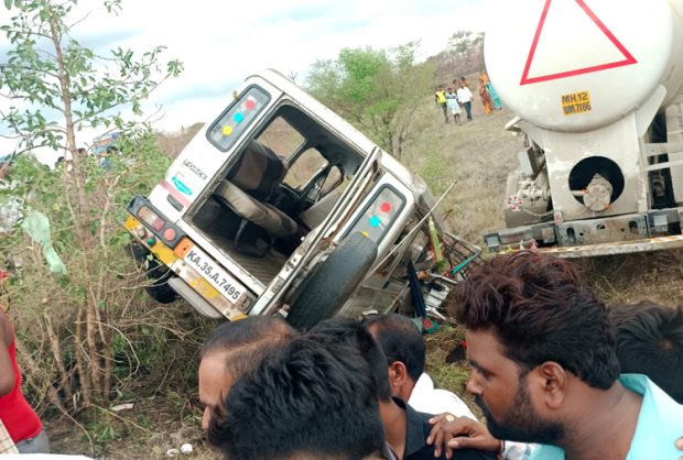 ಸೊಲ್ಲಾಪುರದ ಅಕ್ಕಲಕೋಟೆ ಬಳಿ ಭೀಕರ ರಸ್ತೆ ಅಪಘಾತ: ಆಳಂದದ ಮಹಿಳೆ, ಮಗು ಸೇರಿ 6 ಮಂದಿ ಮೃತ್ಯು