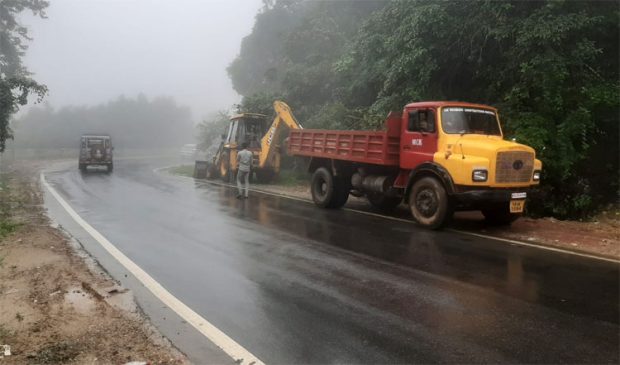 ಮಳೆಗಾಲ ಆರಂಭವಾದರೂ ಚರಂಡಿ ವ್ಯವಸ್ಥೆ ಮಾಡದ ಹೆದ್ದಾರಿ ಪ್ರಾಧಿಕಾರ