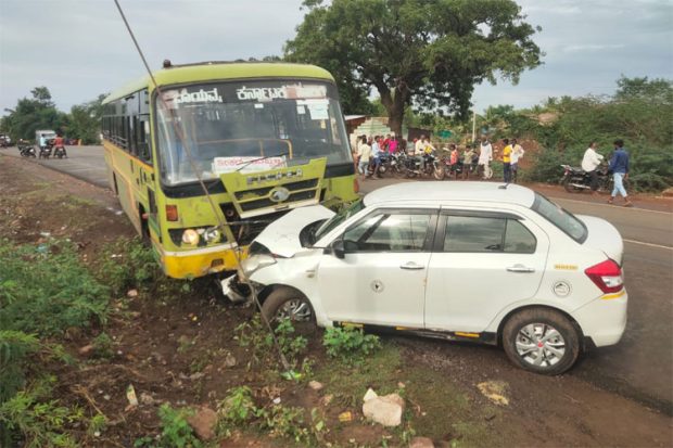 Road Mishap: ಕೆಎಸ್‌ಆರ್‌ಟಿಸಿ ಬಸ್‌ – ಕಾರು ಮುಖಾಮುಖಿ ಡಿಕ್ಕಿ; ಇಬ್ಬರಿಗೆ ಗಾಯ