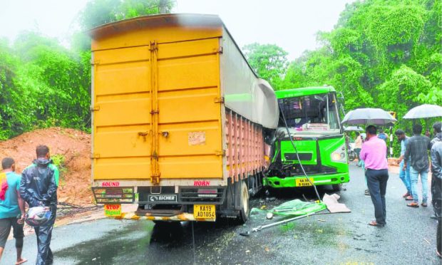 bus accident avarse