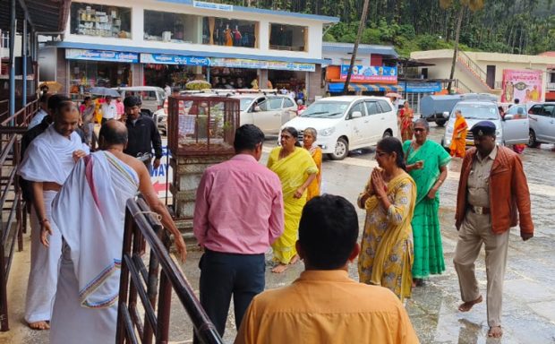 ಚಿಕ್ಕಮಗಳೂರು; ಮಲೆನಾಡಿನ ಧಾರ್ಮಿಕ ಕ್ಷೇತ್ರಗಳಿಗೆ ಭೇಟಿ ನೀಡಿದ ಜಾರ್ಖಂಡ್ ರಾಜ್ಯಪಾಲರ ಕುಟುಂಬ