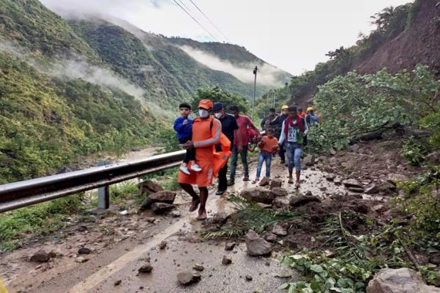 Uttarakhand: ಭಾರಿ ಮಳೆಗೆ 9 ಮಂದಿ ಮೃತ್ಯು… ಮುಖ್ಯಮಂತ್ರಿಗಳಿಂದ ಪರಿಸ್ಥಿತಿ ಅವಲೋಕನ