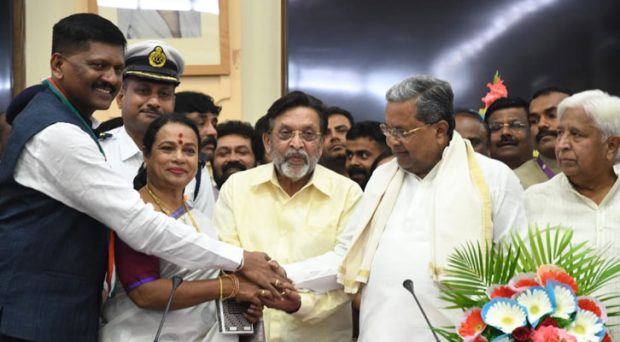 Umashree, MR Seetharama, Sudam Das sworn in as new members of Parishad