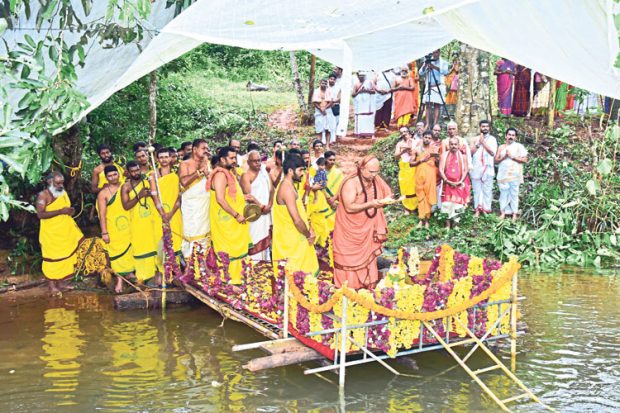 Padukuthyar: ಆನೆಗುಂದಿ ಶ್ರೀ ಚಾತುರ್ಮಾಸ ಸಮಾರೋಪದಲ್ಲಿ ಆನೆಗುಂದಿ ಶ್ರೀ