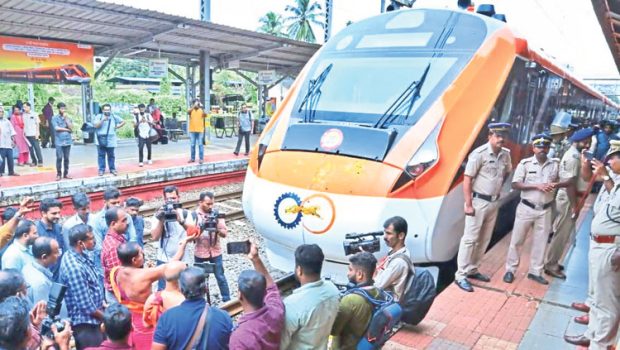 Kasaragod To Thiruvananthapuram: ವಂದೇ ಭಾರತ್‌ಗೆ ಪ್ರಧಾನಿ ಮೋದಿ ಚಾಲನೆ