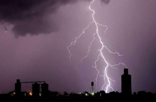 lightning ಪ್ರತೀ ನಿಮಿಷಕ್ಕೆ 300 ಮಿಂಚು!