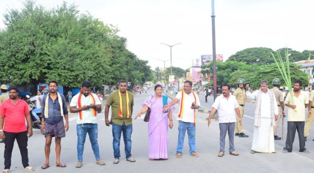 Cauvery Issue; ಸುಪ್ರೀಂ ಆದೇಶ ವಿರೋಧಿಸಿ ಮಂಡ್ಯ ಬಂದ್; ವ್ಯಾಪಕ ಬೆಂಬಲ