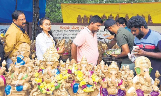 POP free Ganeshotsav: ಪಿಒಪಿ ಮುಕ್ತ ಗಣೇಶೋತ್ಸವಕ್ಕೆ ಭಕ್ತರ ಸ್ಪಂದನೆ