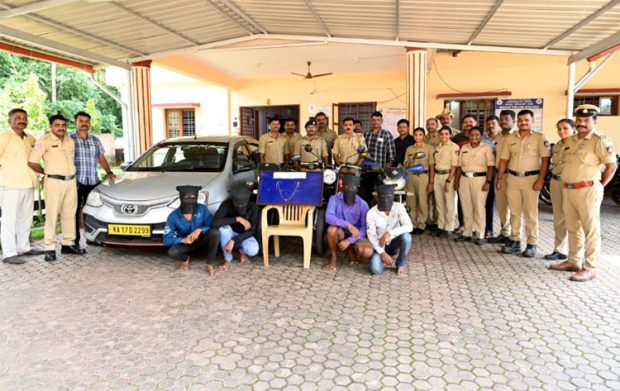 Robbery,Theft Case: ನಾಲ್ವರು ಅಂತರ್‌ ಜಿಲ್ಲಾ ಆರೋಪಿಗಳ ಸೆರೆ