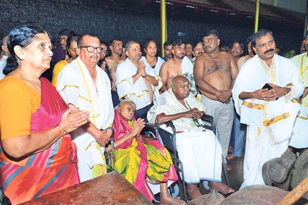 Subramanya Temple ಕುಕ್ಕೆಗೆ ದೇವೇಗೌಡ ಭೇಟಿ: ತುಲಾಭಾರ, ಆಶ್ಲೇಷಾ ಬಲಿ ಪೂಜೆ