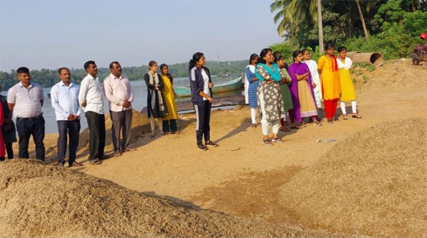 Illegal sand mining; ಅಡ್ಡೆಗಳ ಮೇಲೆ ಜಿಲ್ಲಾಧಿಕಾರಿ ದಾಳಿ