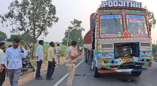 Afzalpur ಭೀಕರ ರಸ್ತೆ ಅಪಘಾತ; ತಂದೆ, ತಾಯಿ ಮಕ್ಕಳು ಸೇರಿ ನೇಪಾಳದ ಐವರು ಸಾವು