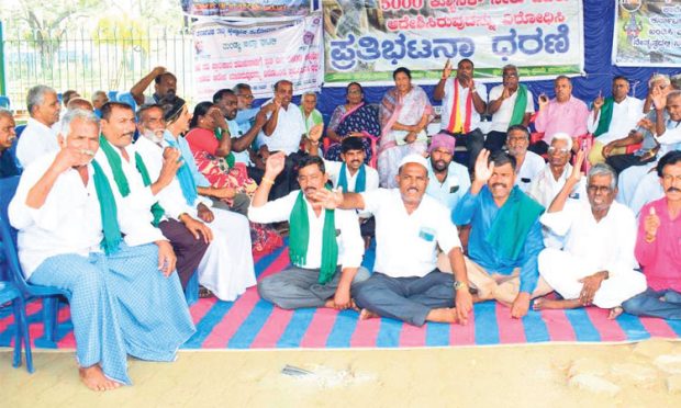 Mandya: 72ನೇ ದಿನವೂ ಮುಂದುವರಿದ ಕಾವೇರಿ ಹೋರಾಟ