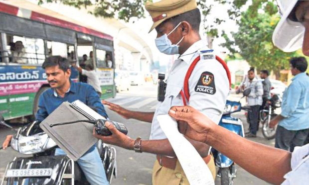 Traffic rules: 30 ಸಾವಿರ ರೂ. ಮೌಲ್ಯದ ದ್ವಿಚಕ್ರ ವಾಹನಕ್ಕೆ 3.22 ಲಕ್ಷ ರೂ. ದಂಡ!