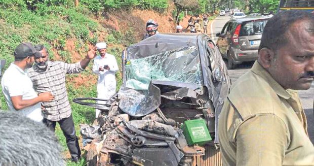 Road mishap ಮಡಿಕೇರಿ: ಬಸ್‌, ಕಾರು ಢಿಕ್ಕಿ: ವ್ಯಕ್ತಿಗೆ ಗಂಭೀರ ಗಾಯ